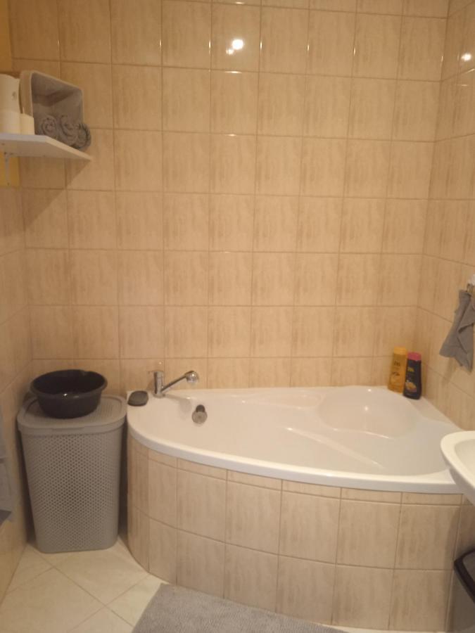 Sloneczny Apartament W Centrum Pieknych Karkonoszy Jelenia Góra Exterior foto